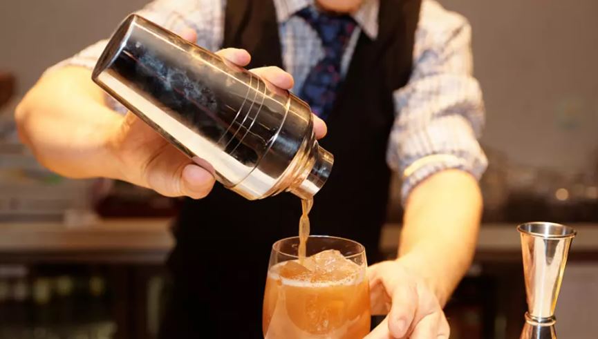 Governor Murphy Signs Legislation Authorizing the Sale of Alcoholic Beverages by Certain License and Permit Holders for Takeout and Delivery