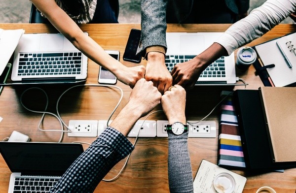Navigating the Uncertainty of New Ideas: Building Consensus in the Workplace (3.5 min. read)